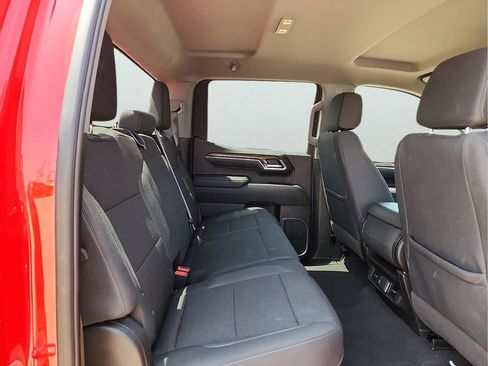 Used 2025 Chevrolet Silverado 1500 LT AWD/4WD image 16