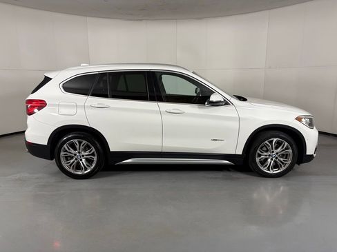 Used 2017 BMW X1 xDrive28i image 9