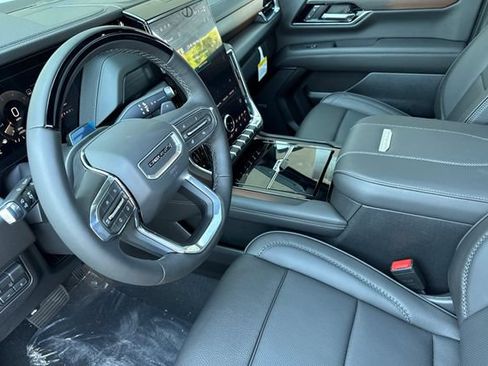 New 2026 GMC Yukon XL Denali w/ Denali Reserve Package AWD/4WD image 10