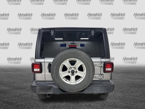 Used 2019 Jeep Wrangler Unlimited Sport S image 9