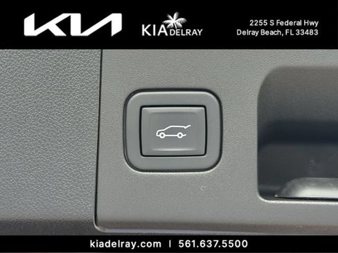 Used 2024 Cadillac XT4 Premium Luxury w/ Cold Weather Package FWD image 9