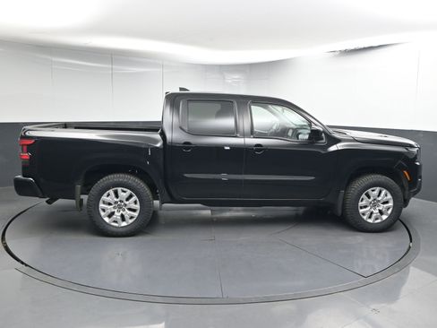 Certified 2022 Nissan Frontier SV w/ Technology Package image 9