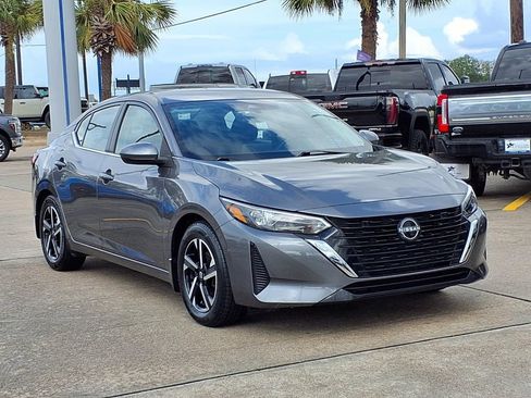 Used 2025 Nissan Sentra SV w/ All-Weather Package FWD image 6