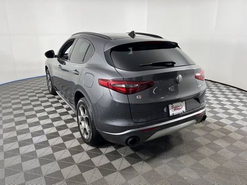 Used 2023 Alfa Romeo Stelvio Ti image 5