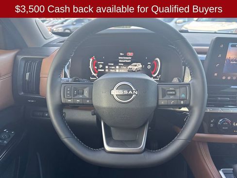 New 2026 Nissan Pathfinder Platinum image 15