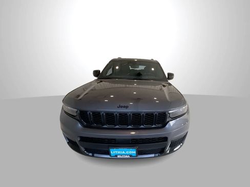Used 2024 Jeep Grand Cherokee L Altitude AWD/4WD image 3