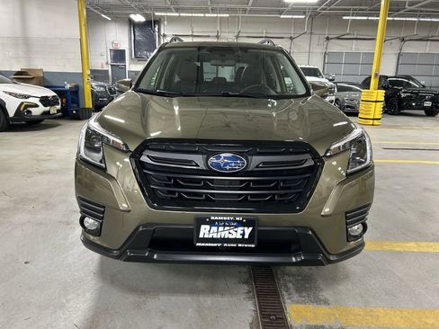 Certified 2023 Subaru Forester Limited AWD/4WD image 3