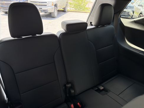 New 2026 Chevrolet Traverse LT w/ Driver Confidence Package FWD image 16