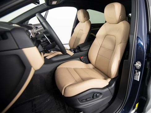 New 2026 Porsche Cayenne S image 17