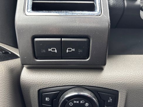 Used 2017 Ford F250 XLT w/ XLT Premium Package AWD/4WD image 22
