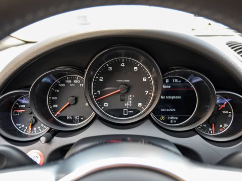 Used 2016 Porsche Cayenne AWD/4WD image 19