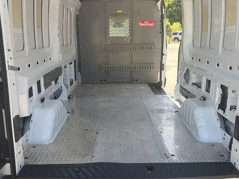 Used 2018 Ford Transit 350 148 Medium Roof RWD image 9