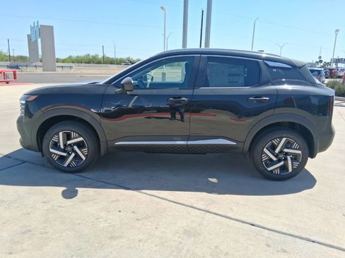 New 2026 Nissan Kicks SV w/ SV Premium Package FWD image 3