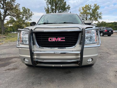 Used 2008 GMC Yukon SLT w/ SLT Preferred Equipment Group image 3