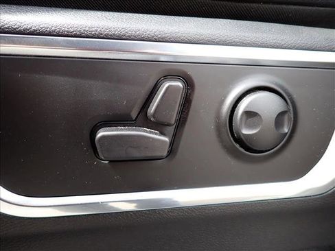Used 2025 RAM 1500 Laramie AWD/4WD image 10
