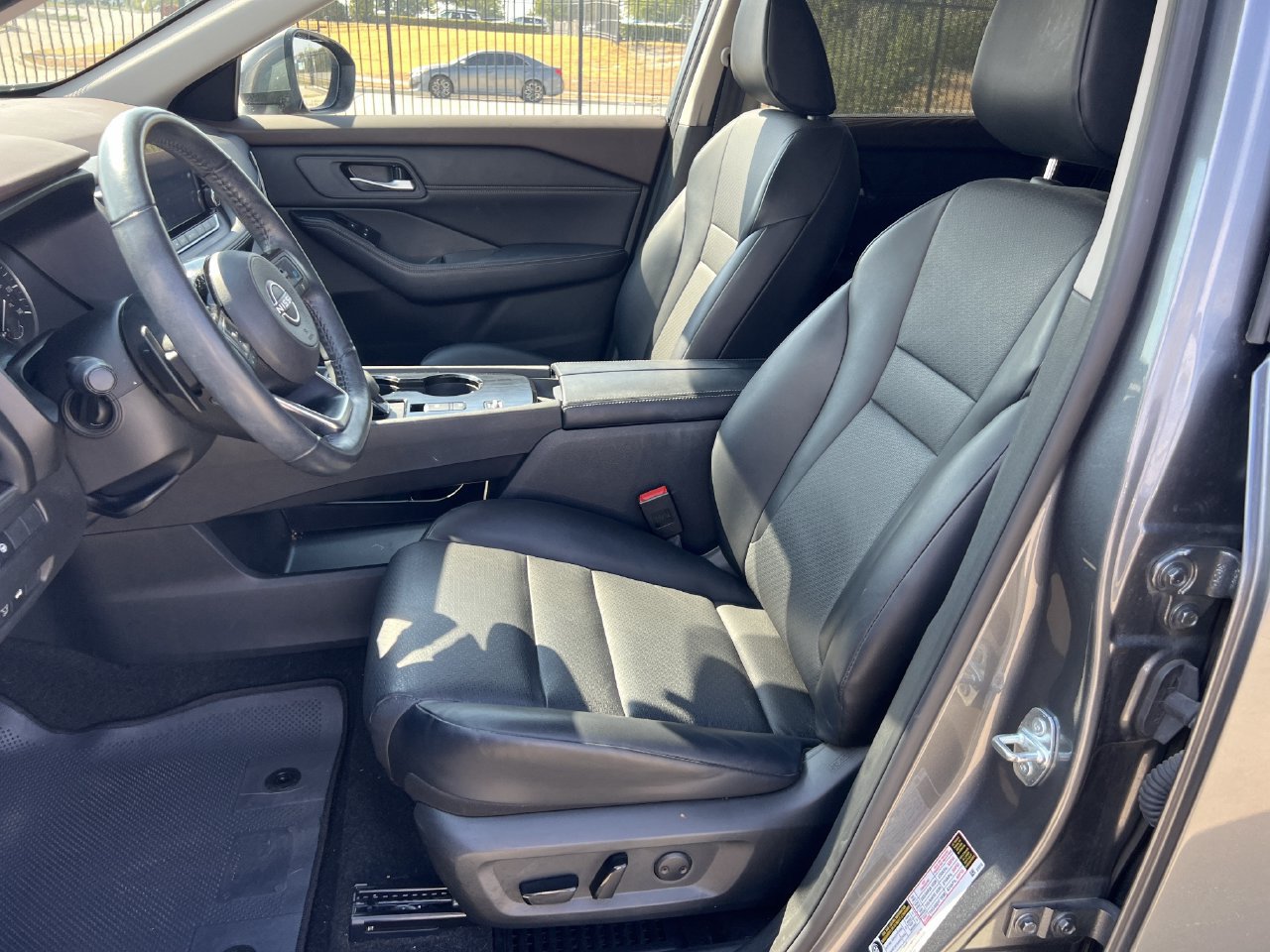 Certified 2023 Nissan Rogue SV w/ SV Premium B Package FWD image 5