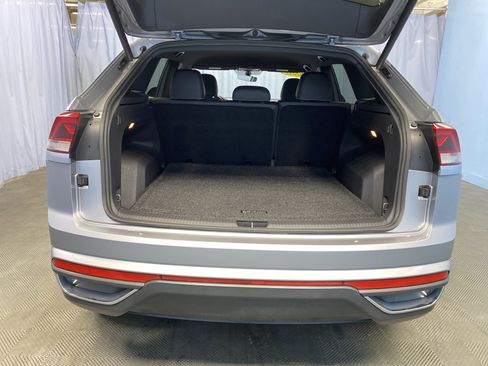 Used 2020 Volkswagen Atlas Cross Sport SE image 31