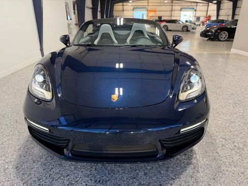 Used 2018 Porsche 718 Boxster RWD image 16
