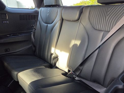 Used 2024 Hyundai Palisade Calligraphy FWD image 11
