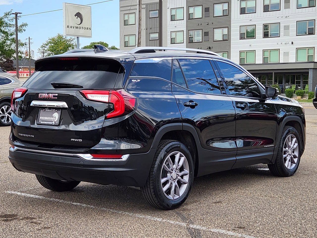 Used 2022 GMC Terrain SLT AWD/4WD image 10