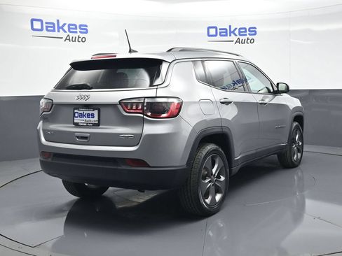 Used 2022 Jeep Compass Latitude AWD/4WD image 8