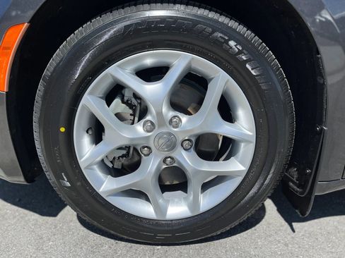 Used 2017 Chrysler Pacifica Touring-L Plus w/ Tire & Wheel Group image 33