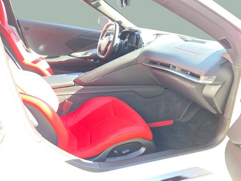 Used 2023 Chevrolet Corvette Stingray Coupe image 13