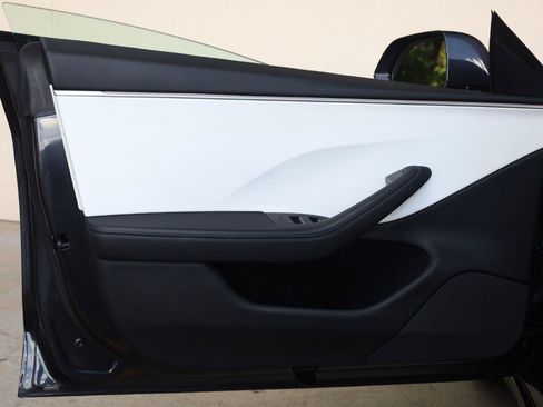 Used 2024 Tesla Model 3 Standard Range RWD image 12