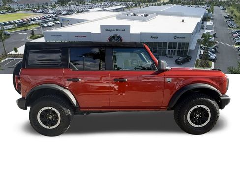 Used 2022 Ford Bronco Big Bend w/ Sasquatch Package image 3