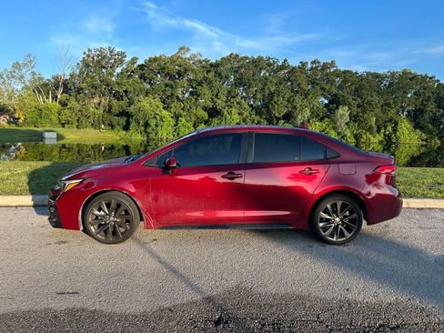 Used 2023 Toyota Corolla SE FWD image 3