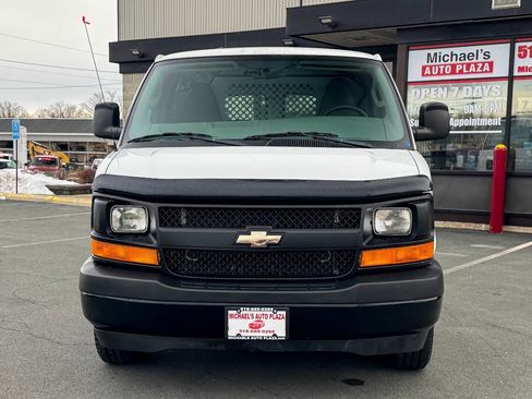 Used 2017 Chevrolet Express 2500 image 9