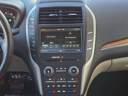 Used 2015 Lincoln MKC Sport Utility 4D w/ Equipment Group 102A Reserve image 25