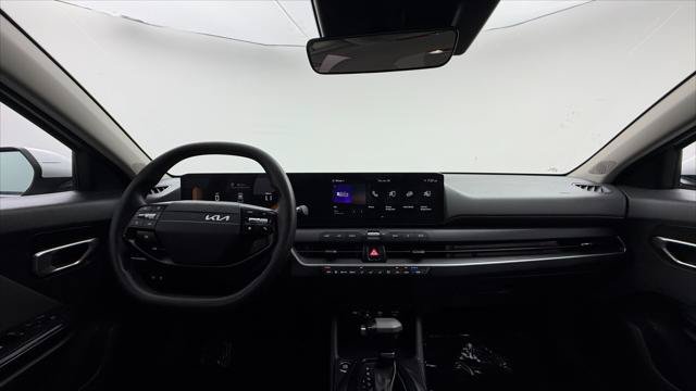Used 2025 Kia K4 FWD image 26