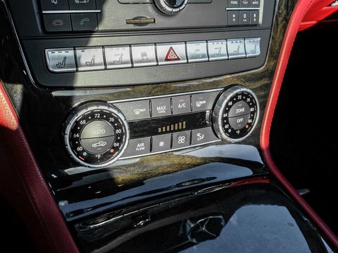 Used 2018 Mercedes-Benz SL 550 image 26