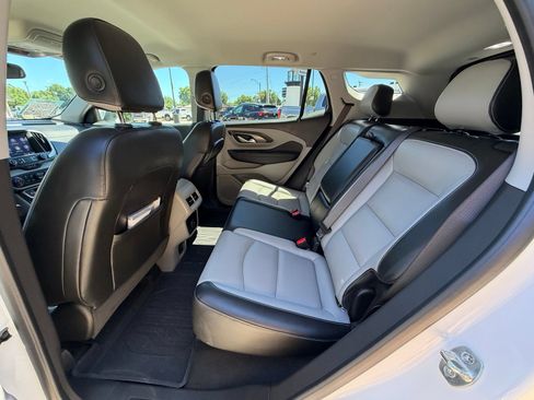 Used 2023 GMC Terrain SLT w/ LPO, Floor Liner Package FWD image 5