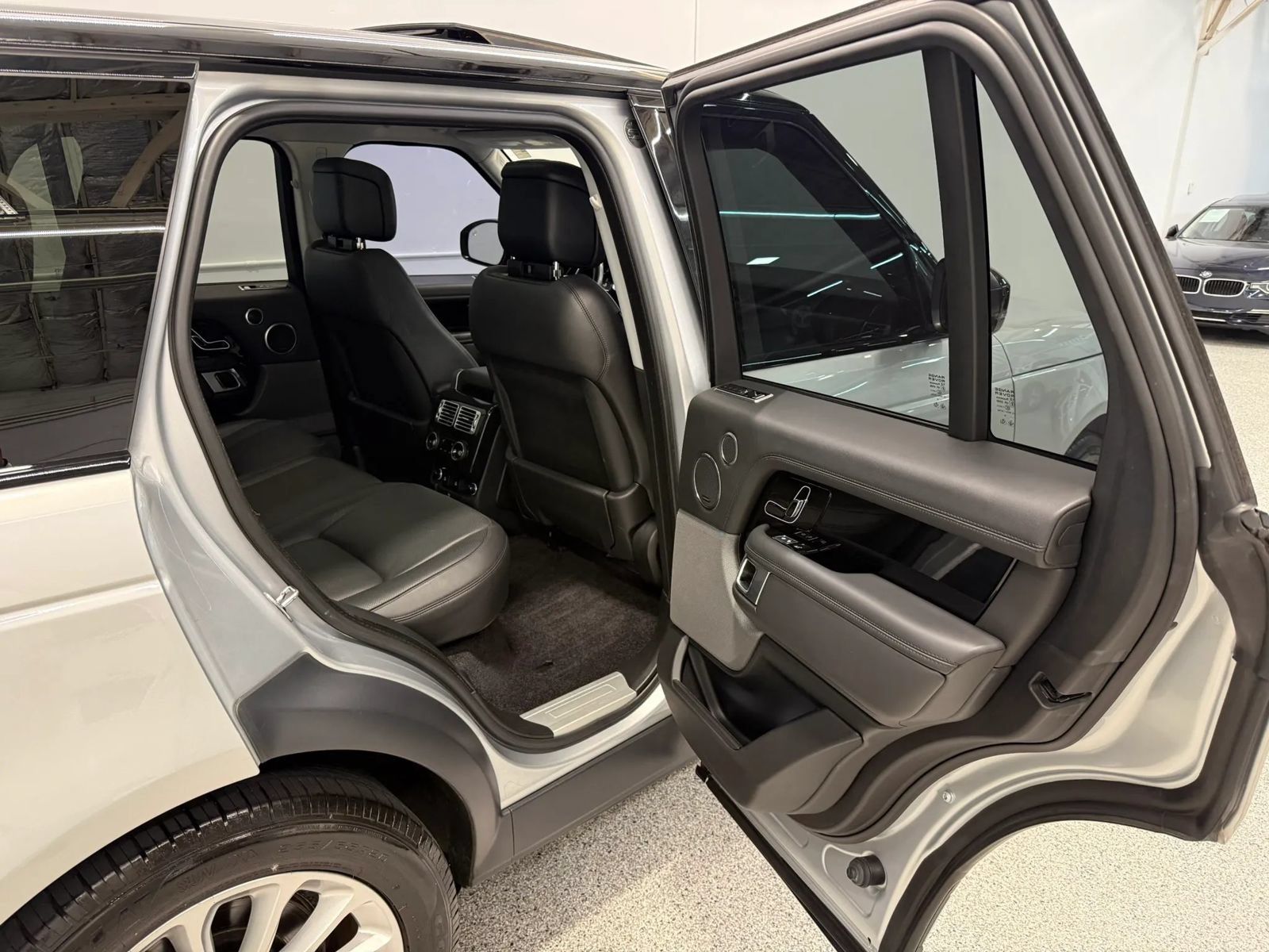 Used 2019 Land Rover Range Rover HSE AWD/4WD image 50