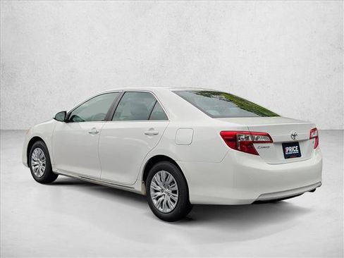 Used 2014 Toyota Camry LE FWD image 8