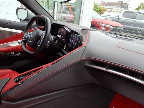 Used 2022 Chevrolet Corvette Stingray Preferred Cpe w/ Z51 Performance Package RWD image 20