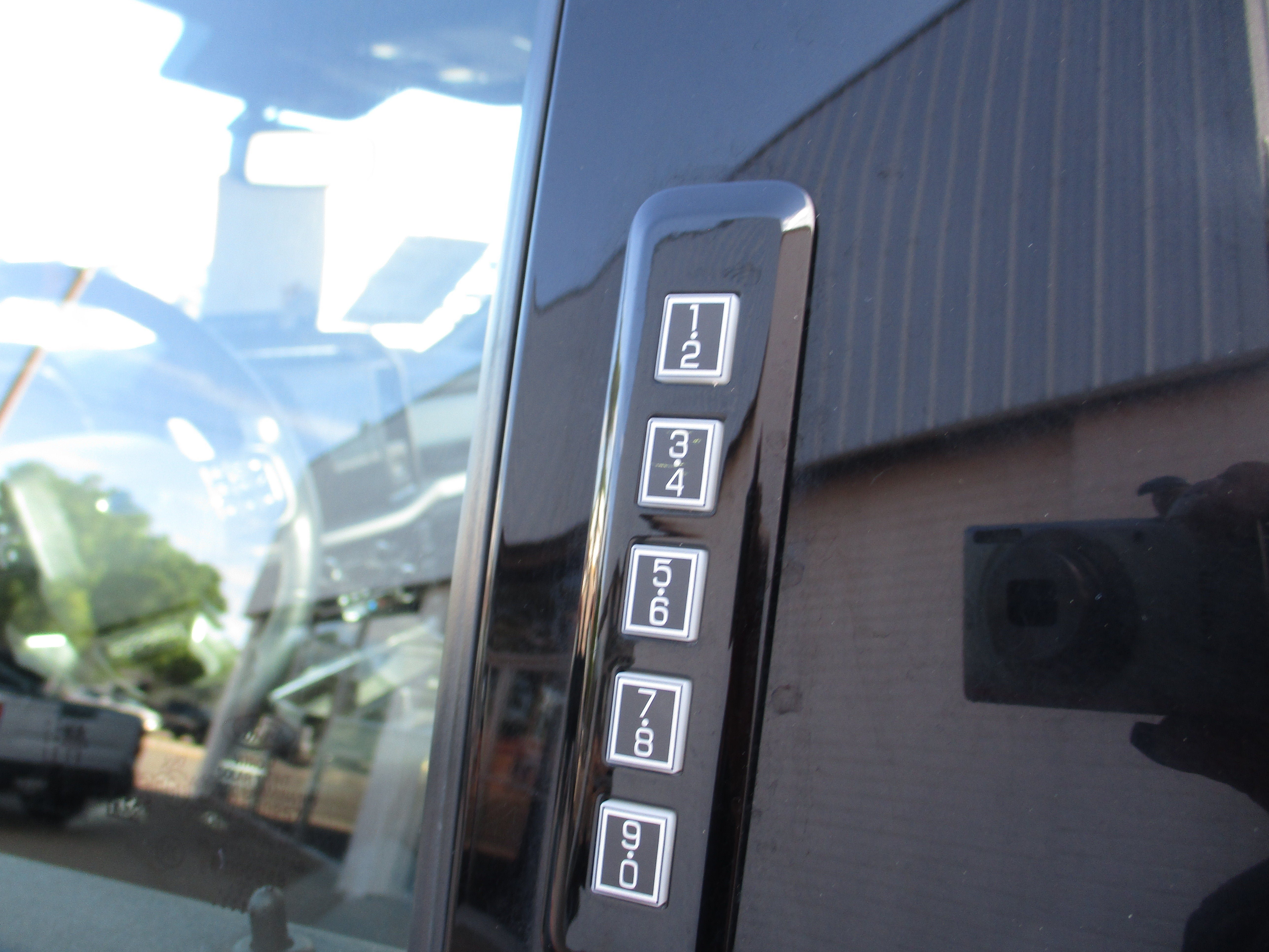Used 2023 Ford F150 Raptor AWD/4WD image 10