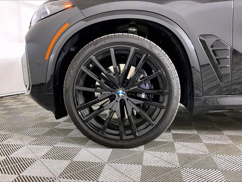 Used 2025 BMW X5 xDrive40i w/ M Sport Package AWD/4WD image 6