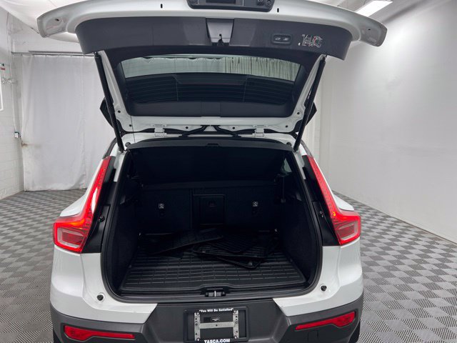 Used 2021 Volvo XC40 T5 R-Design w/ Climate Package AWD/4WD image 8