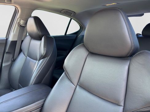 Used 2018 Acura TLX FWD image 38
