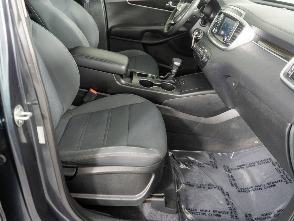 Used 2020 Kia Sorento AWD V6 image 8