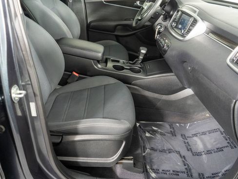 Used 2020 Kia Sorento AWD V6 image 8