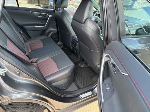 Used 2025 Toyota RAV4 XSE w/ Weather Package AWD/4WD image 22