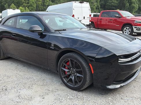 Used 2024 Dodge Charger Daytona Scat Pack w/ Plus Group AWD/4WD image 5