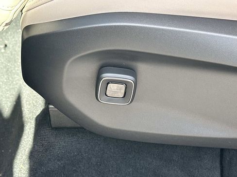 New 2025 Volvo EX90 Ultra image 14