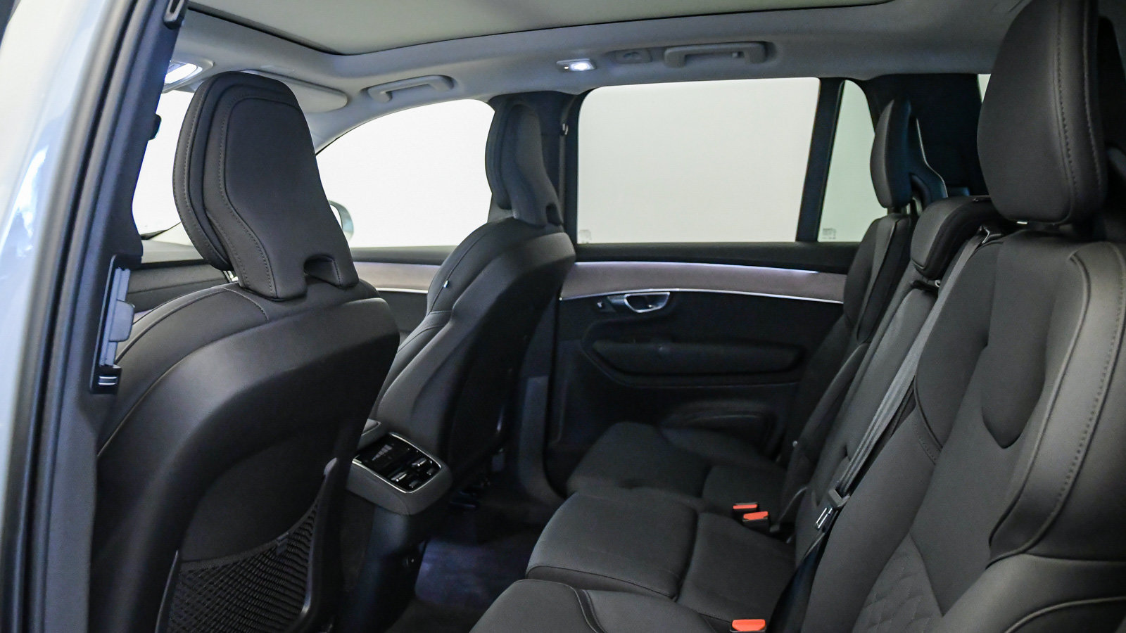 Certified 2026 Volvo XC90 B6 Plus AWD/4WD image 19