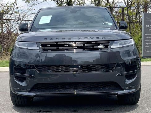 Used 2024 Land Rover Range Rover Sport Dynamic SE AWD/4WD image 2