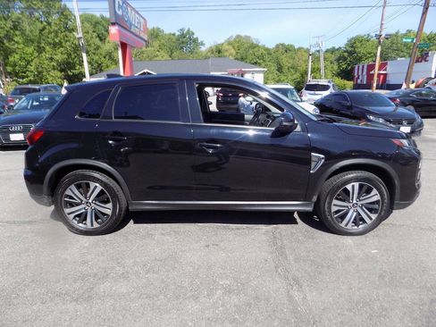Used 2020 Mitsubishi Outlander Sport SE AWD/4WD image 3